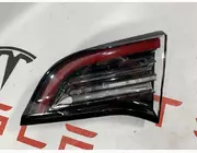 Фонарь правый внутрений (USA) Tesla model 3 1077402-00-F LAMP ASY, LIFTGATE SAE, LH